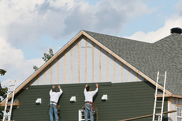 Professional Siding technician working in Springdale, NJ